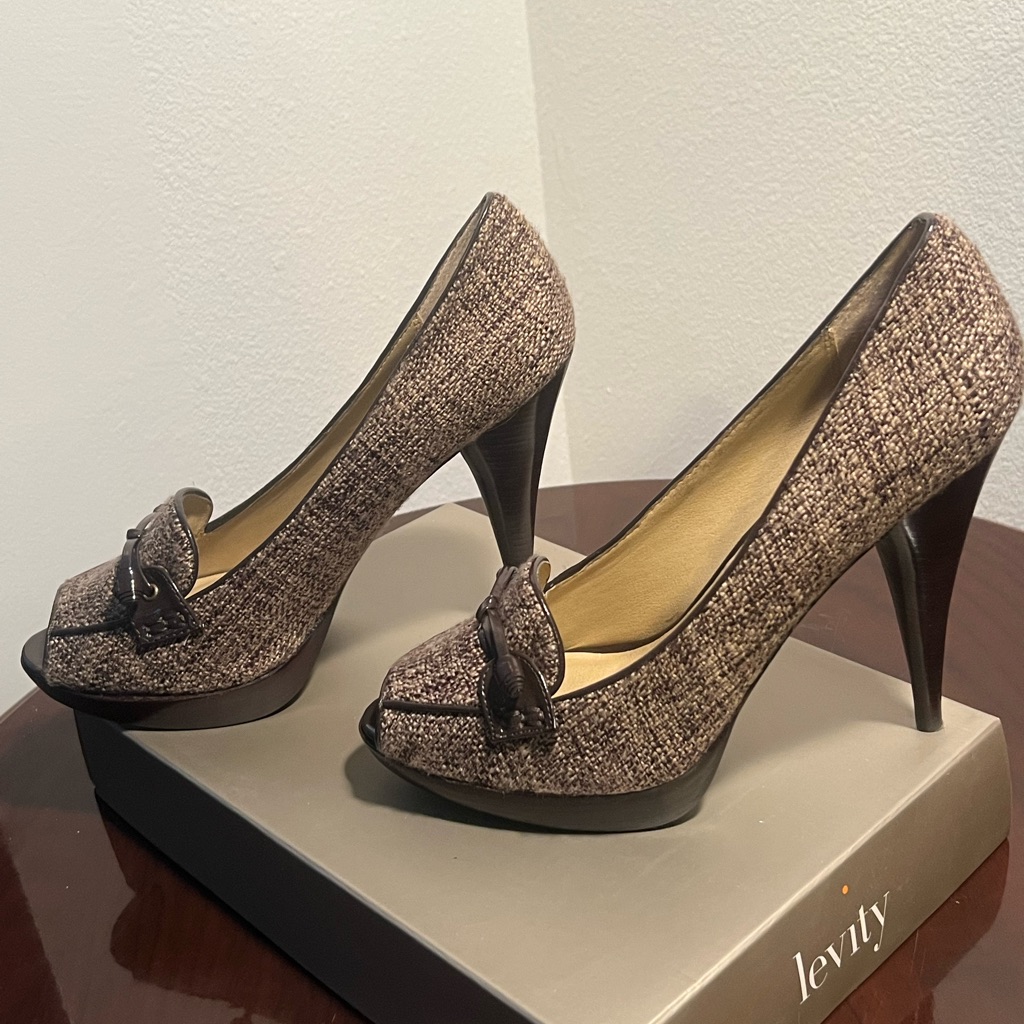 “Levity” Pumps.